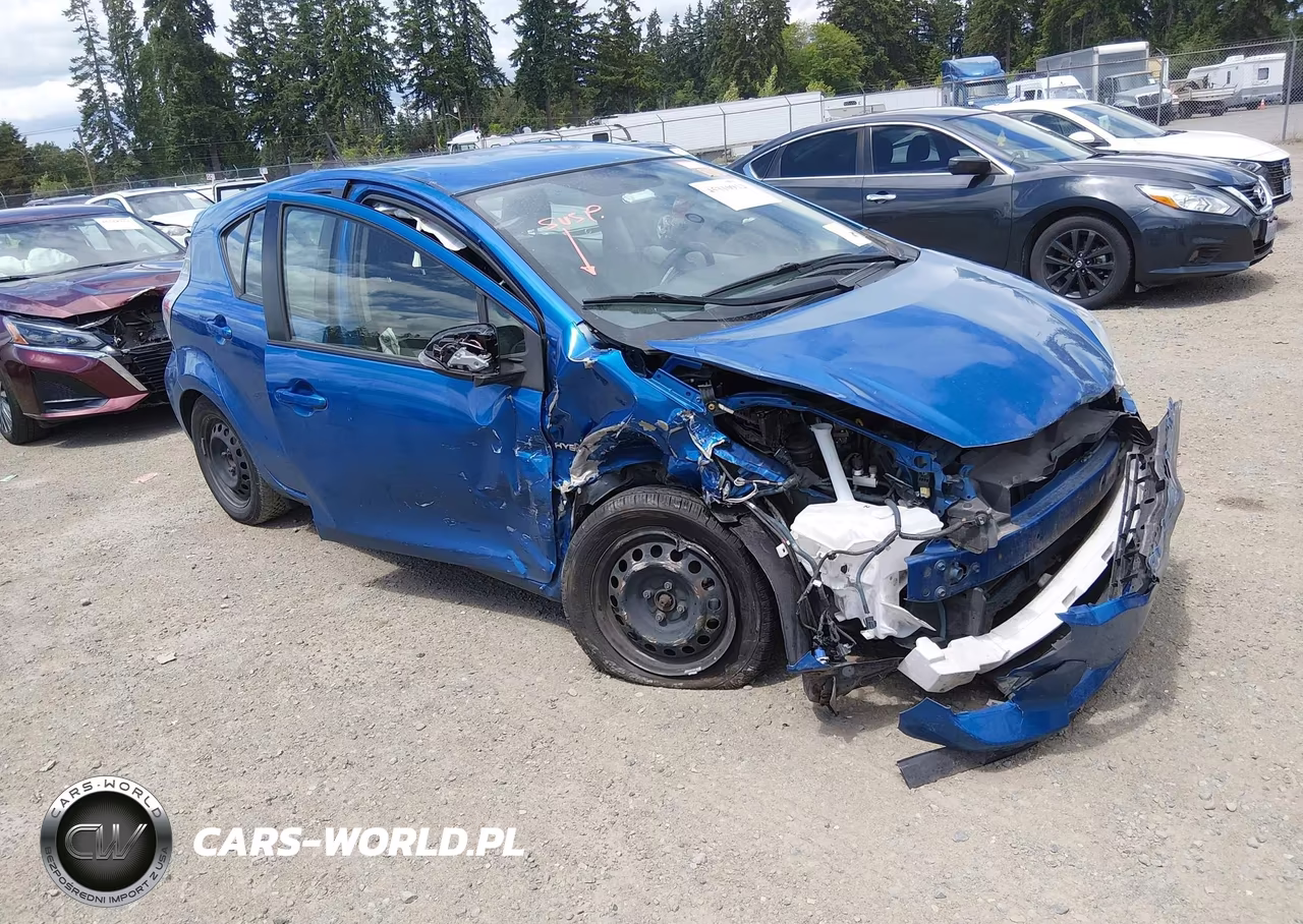 2014 Toyota Prius C Two