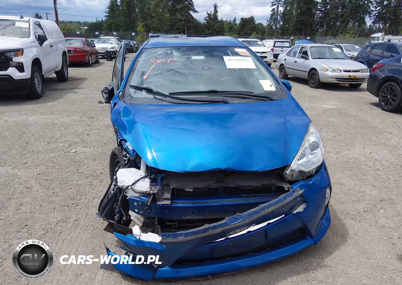 2014 Toyota Prius C Two VIN:JTDKDTB36E1077172 - 12