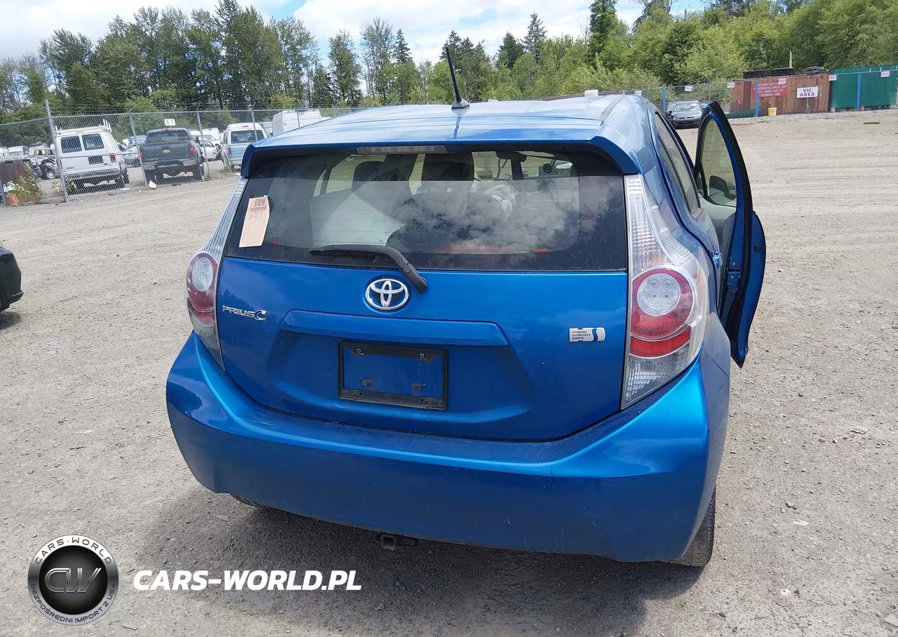 2014 Toyota Prius C Two VIN:JTDKDTB36E1077172 - 16