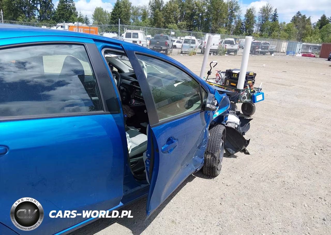 2014 Toyota Prius C Two VIN:JTDKDTB36E1077172 - 17
