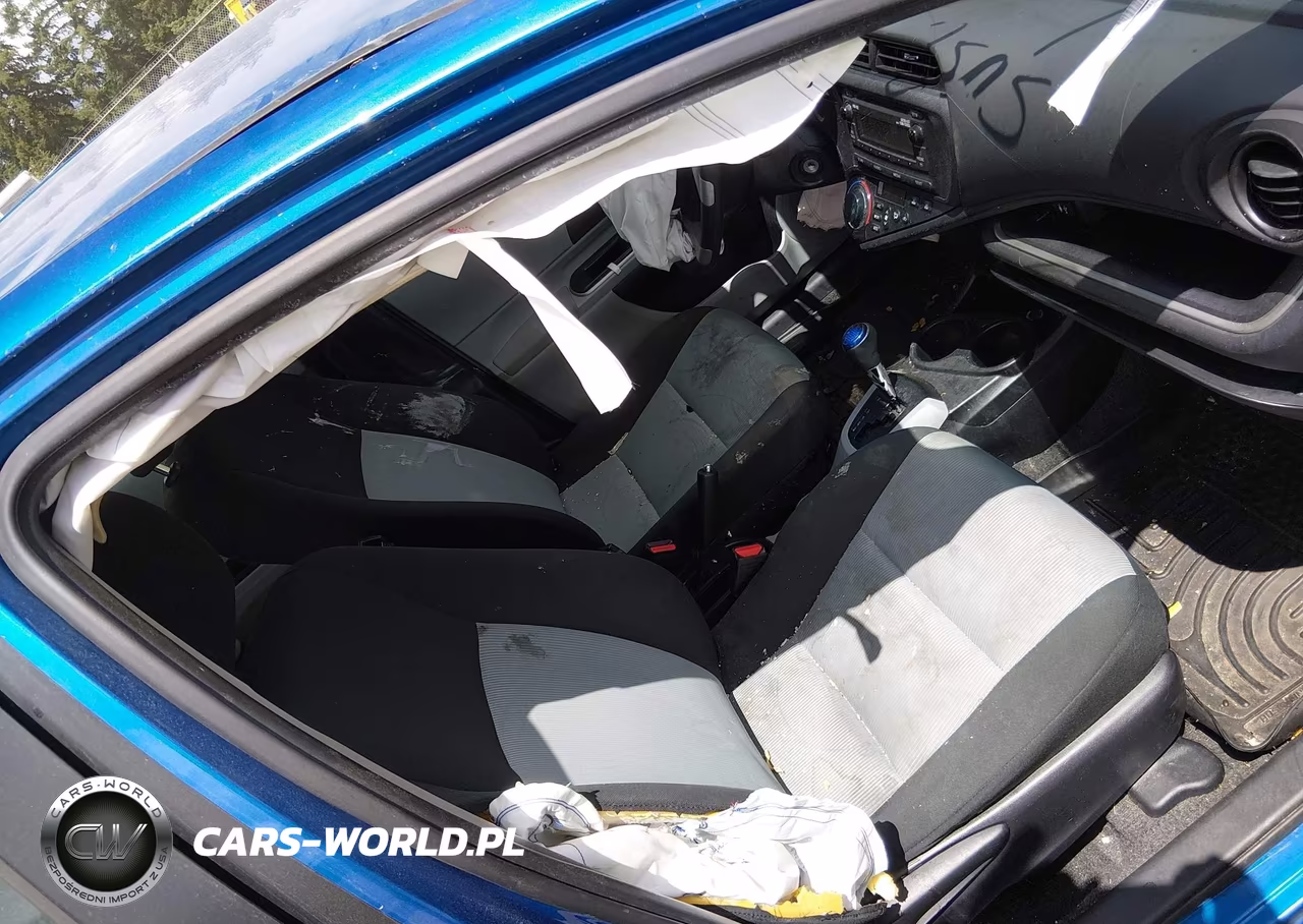 2014 Toyota Prius C Two VIN:JTDKDTB36E1077172 - 21
