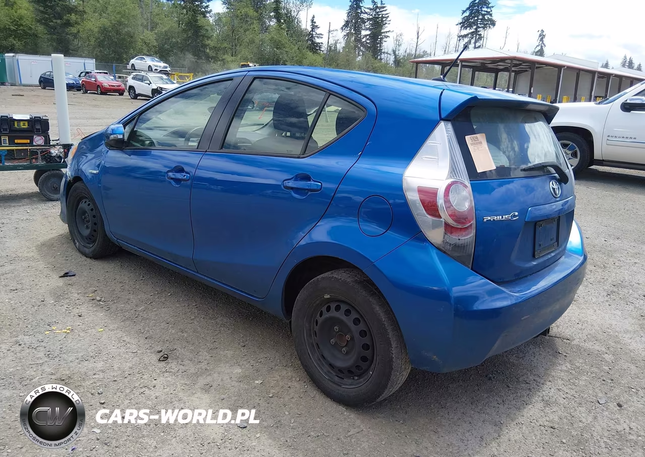 2014 Toyota Prius C Two VIN:JTDKDTB36E1077172 - 3