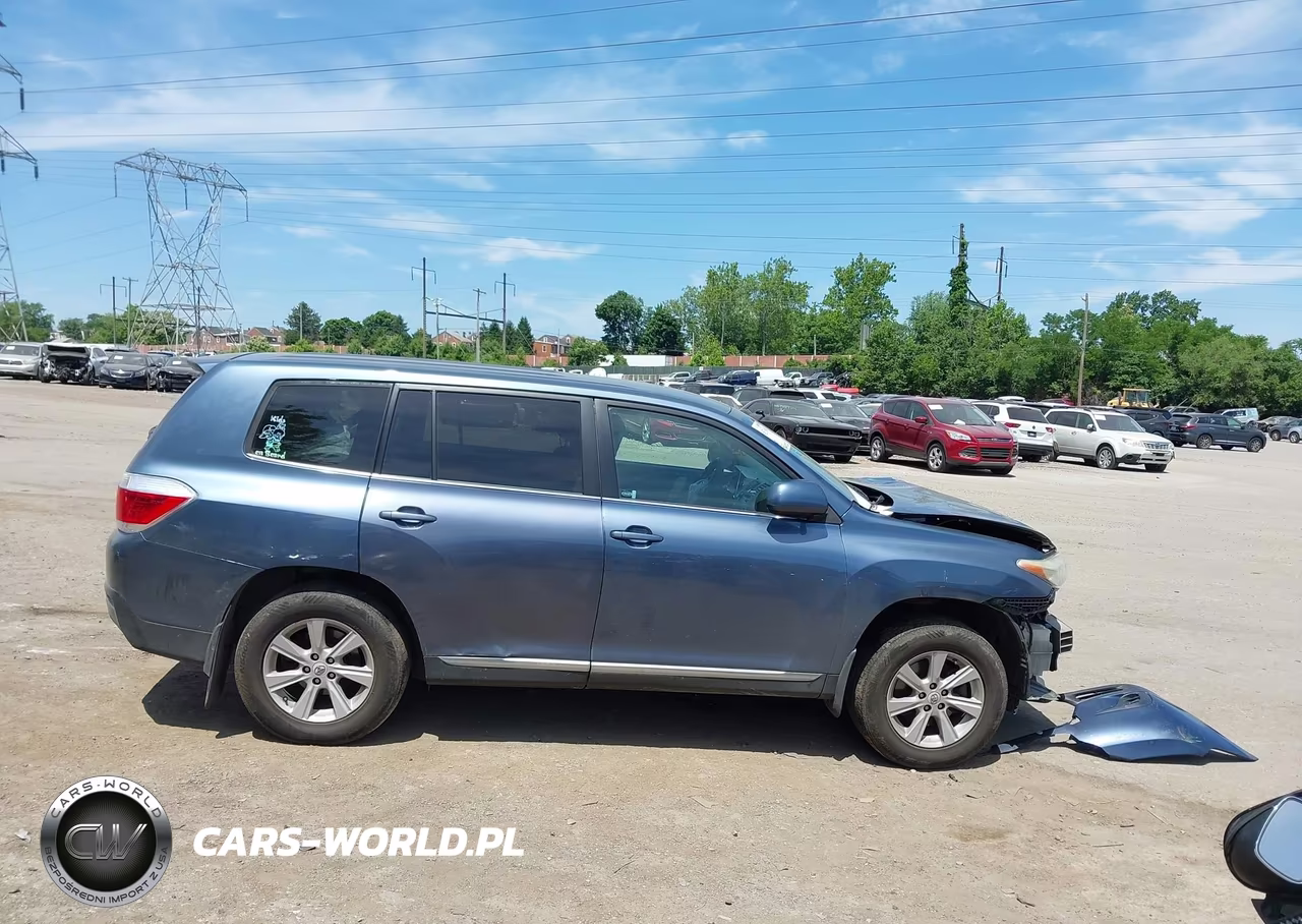 2013 Toyota Highlander Base V6 VIN:5TDBK3EH5DS182607 - 13