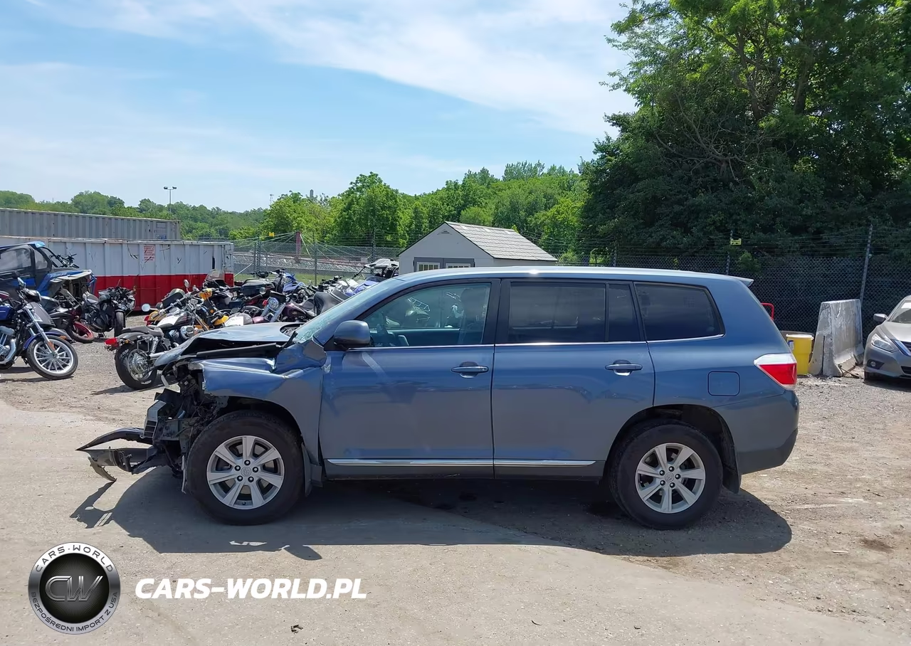 2013 Toyota Highlander Base V6 VIN:5TDBK3EH5DS182607 - 14