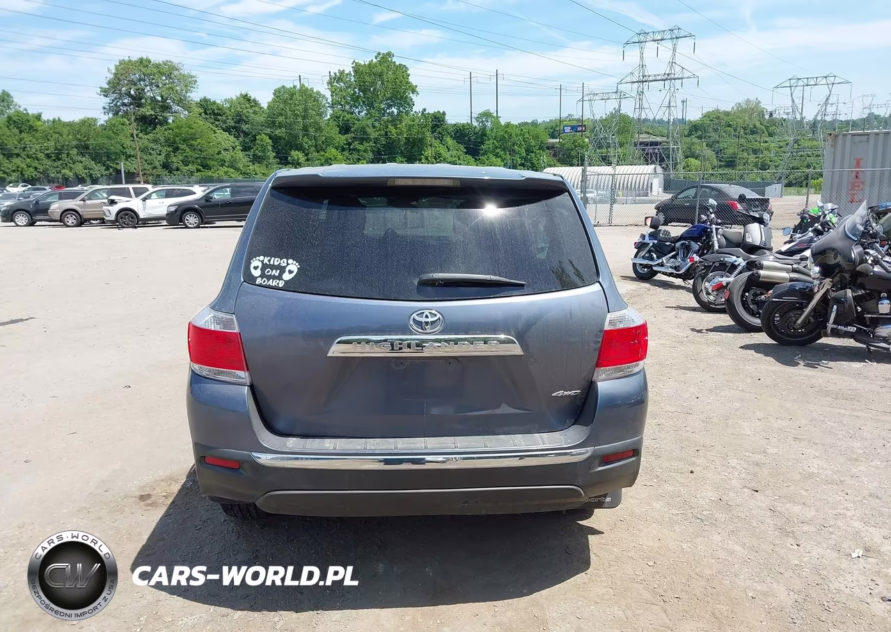 2013 Toyota Highlander Base V6 VIN:5TDBK3EH5DS182607 - 16