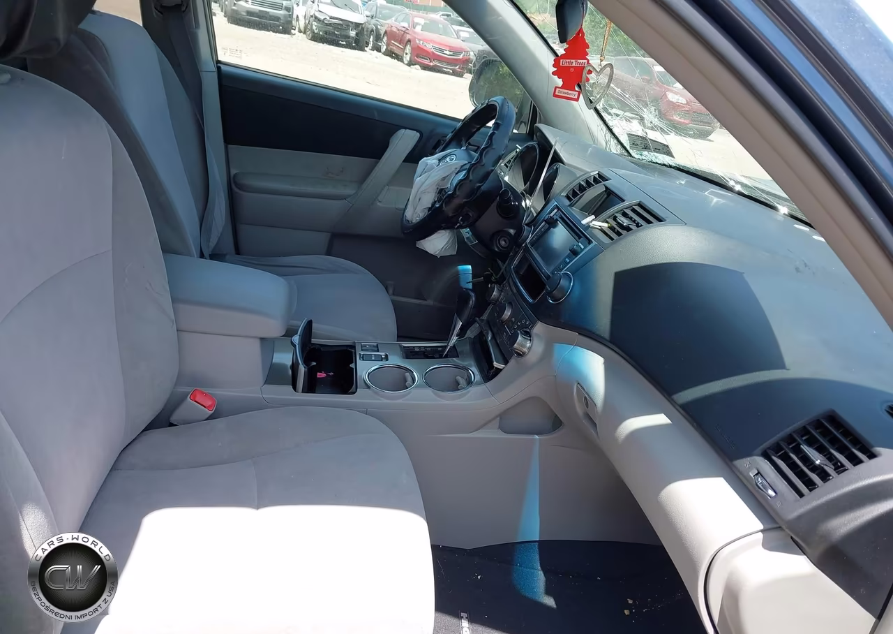 2013 Toyota Highlander Base V6 VIN:5TDBK3EH5DS182607 - 5