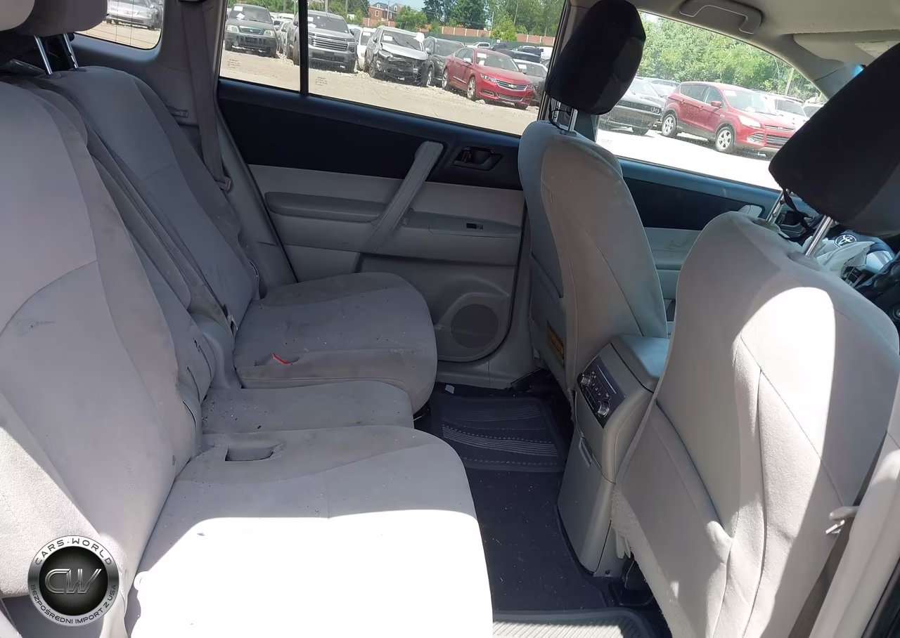 2013 Toyota Highlander Base V6 VIN:5TDBK3EH5DS182607 - 8