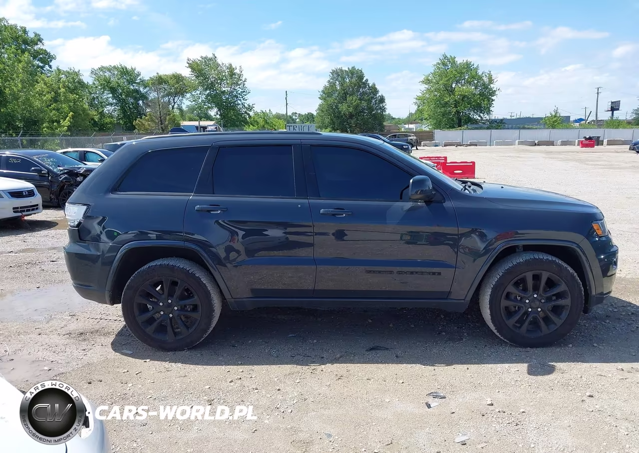 2018 Jeep Grand Cherokee Altitude 4X4 VIN:1C4RJFAG9JC124108 - 13