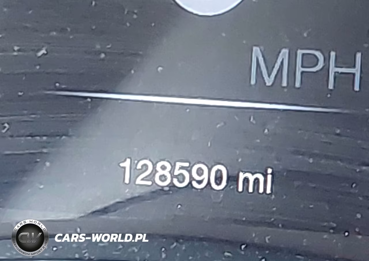 2018 Jeep Grand Cherokee Altitude 4X4 VIN:1C4RJFAG9JC124108 - 15