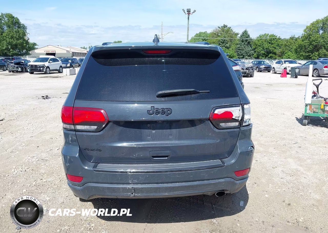 2018 Jeep Grand Cherokee Altitude 4X4 VIN:1C4RJFAG9JC124108 - 16