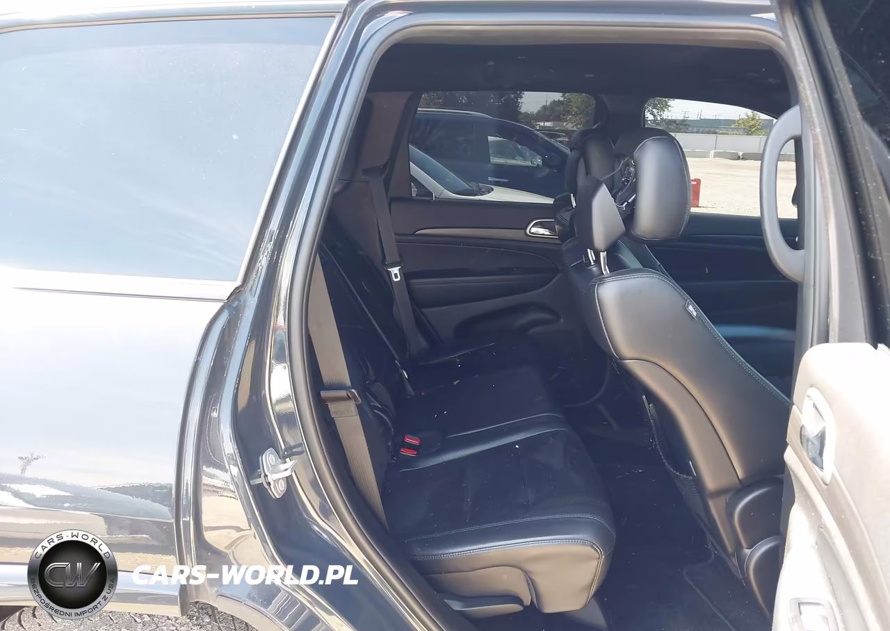 2018 Jeep Grand Cherokee Altitude 4X4 VIN:1C4RJFAG9JC124108 - 8