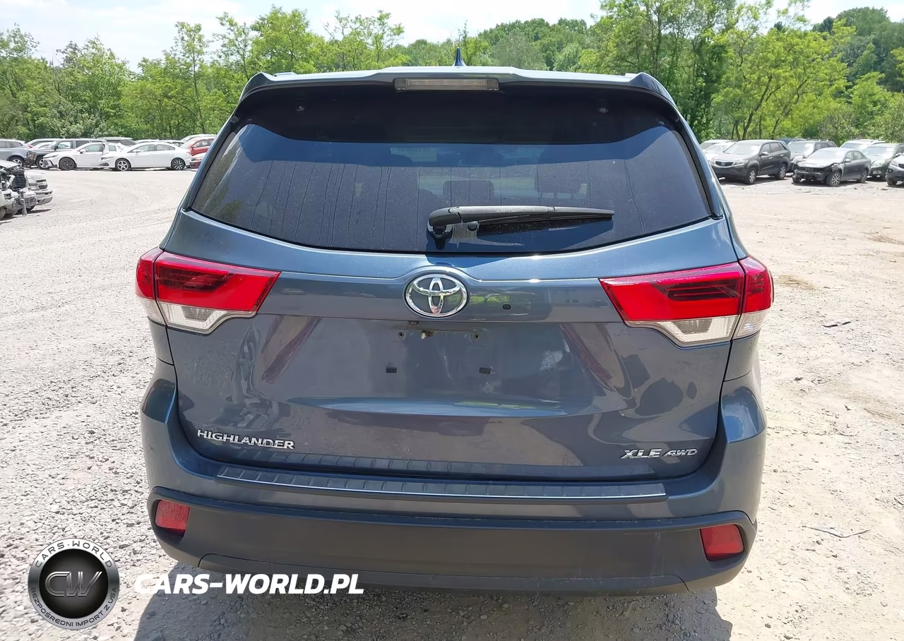 2019 Toyota Highlander Xle VIN:5TDJZRFH4KS747077 - 16