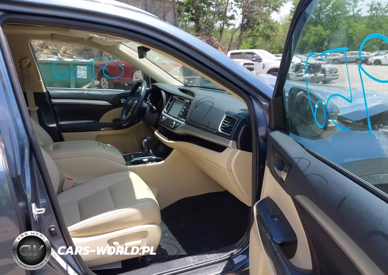 2019 Toyota Highlander Xle VIN:5TDJZRFH4KS747077 - 5