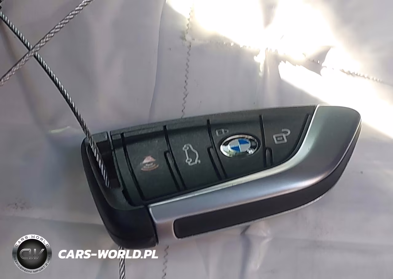 2019 BMW X4 xDrive30I VIN:5UXUJ3C50KLG51901 - 11