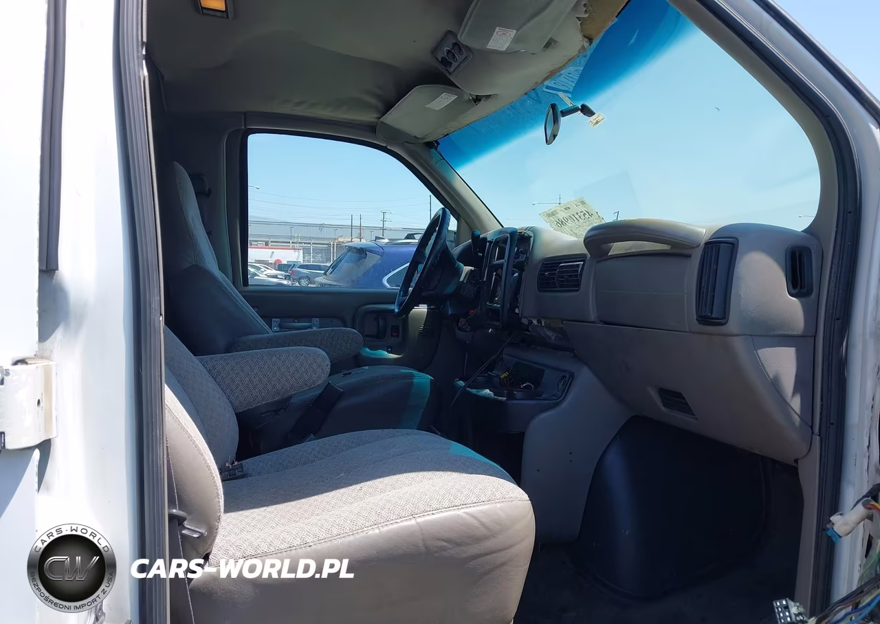 2001 Chevrolet Express VIN:1GAHG39R611141094 - 5