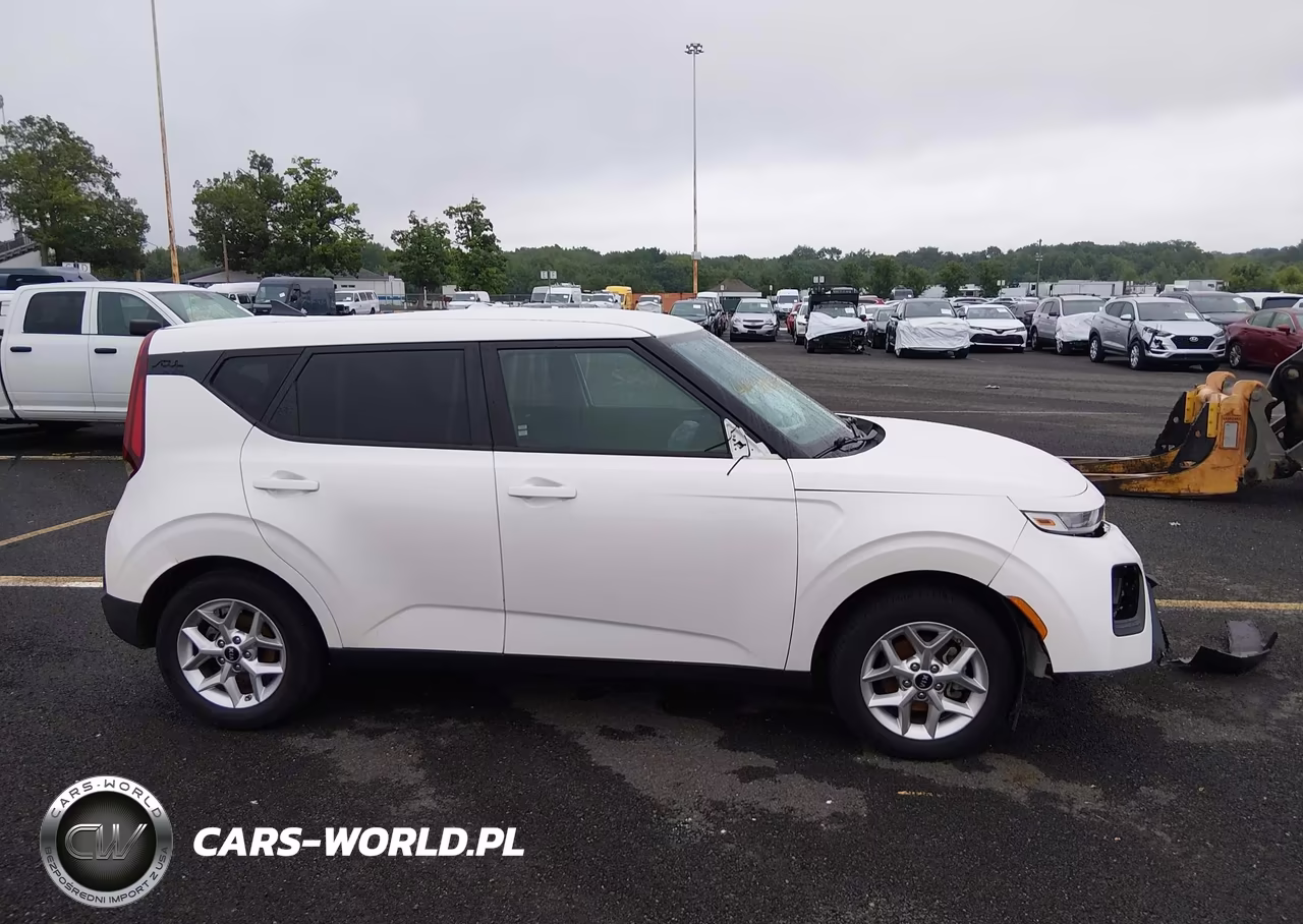 2020 Kia Soul S VIN:KNDJ23AUXL7719883 - 13