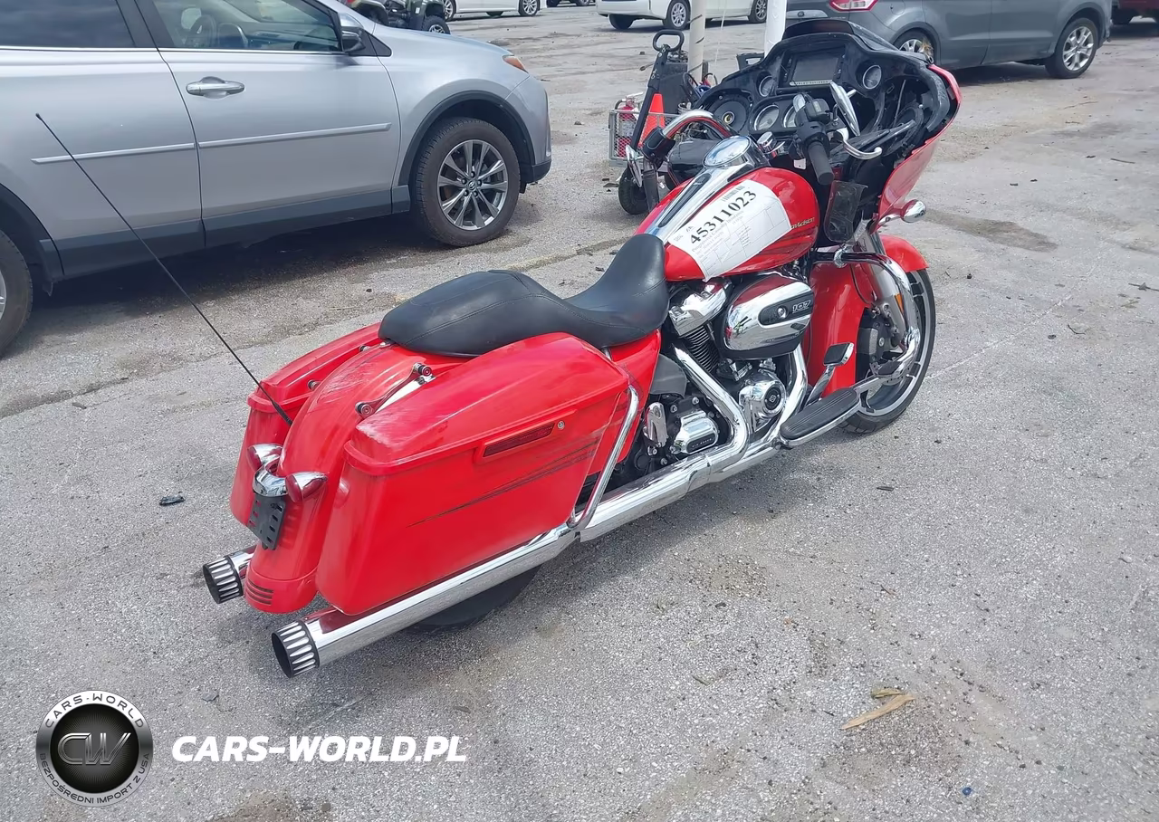 2017 Harley-Davidson Fltrxs Road Glide Special VIN:1HD1KTC10HB686981 - 4