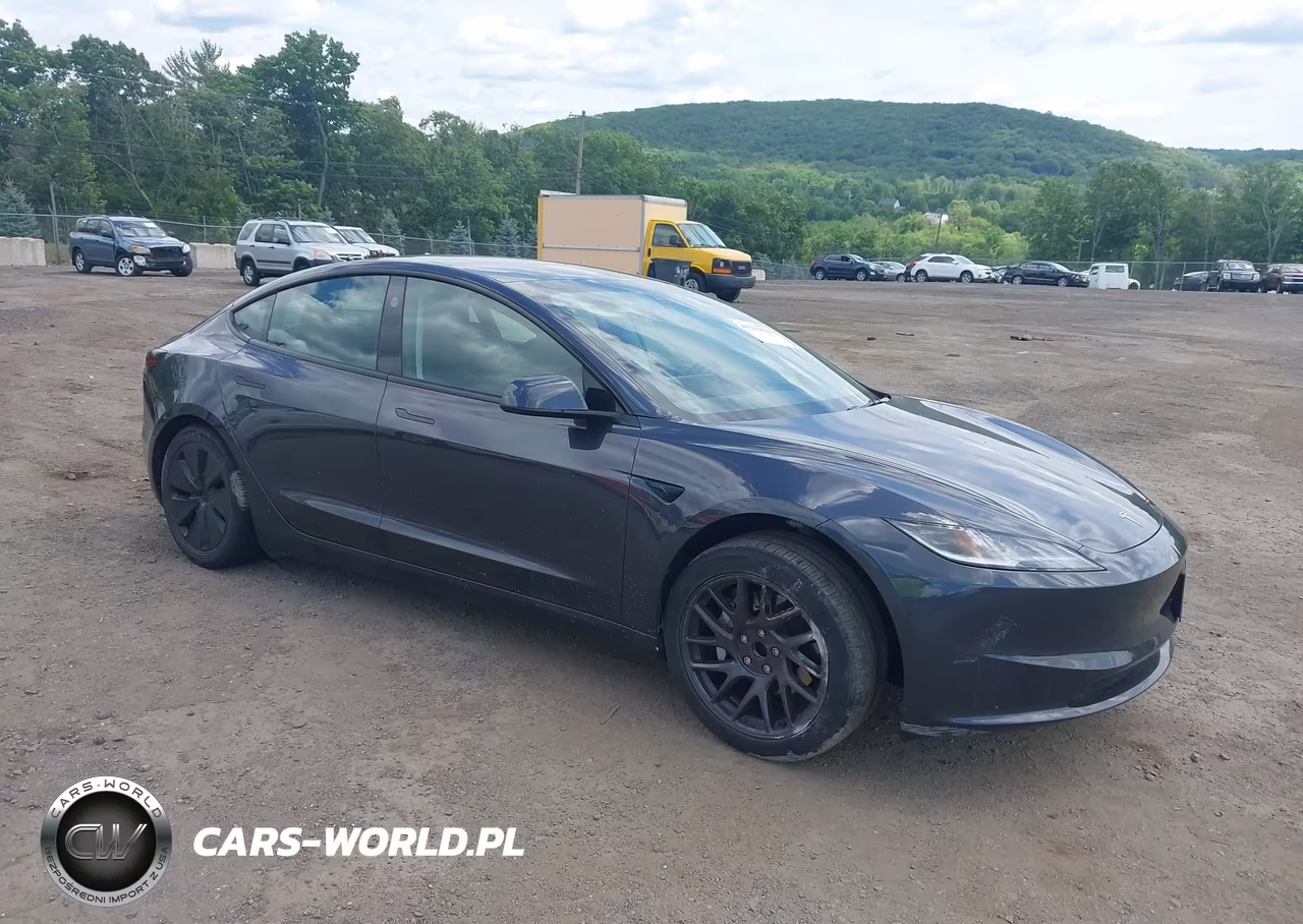 2024 Tesla Model 3 – zdjęcie 1 z 18