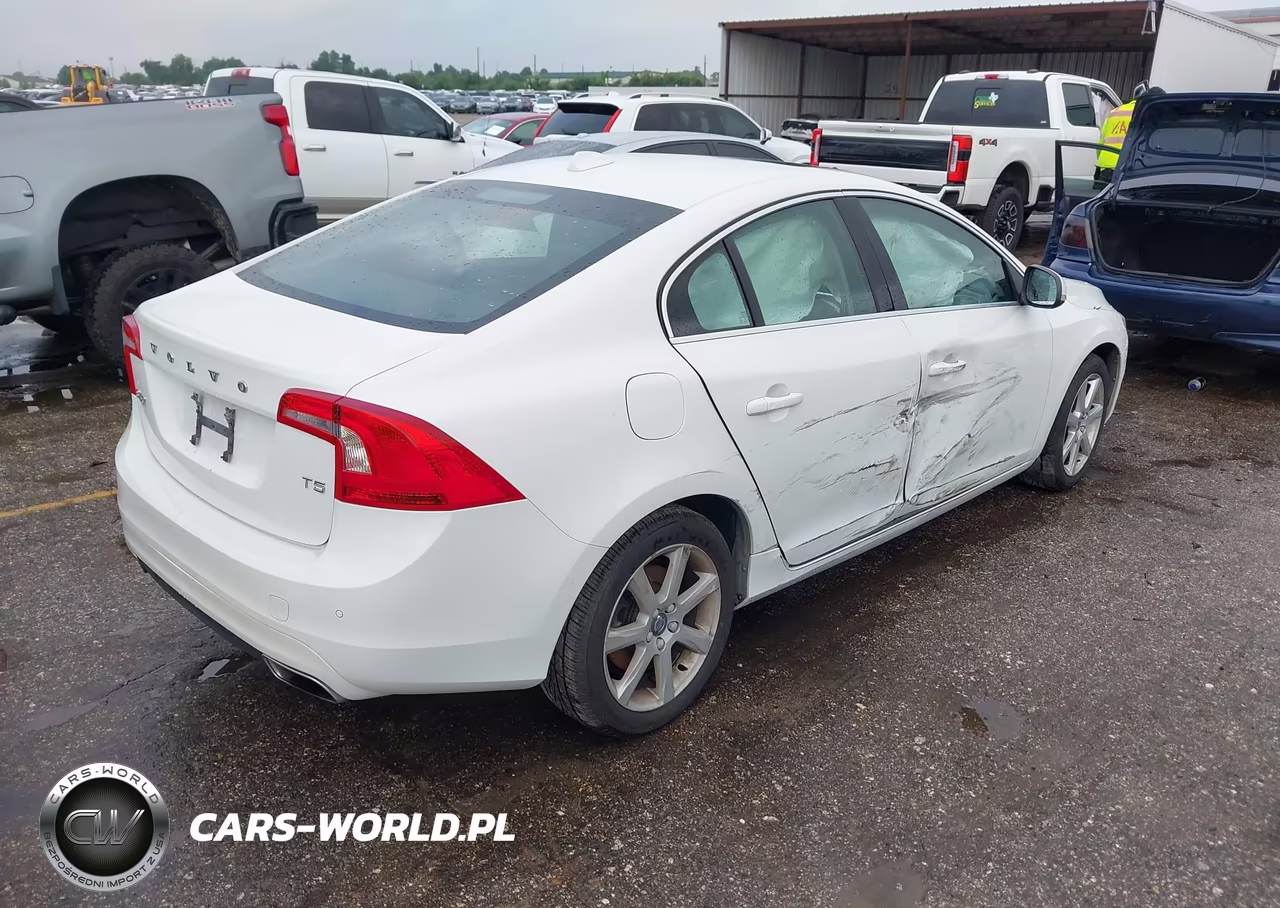 2016 Volvo S60 T5 Drive-E Premier VIN:YV126MFK0G1399823 - 4