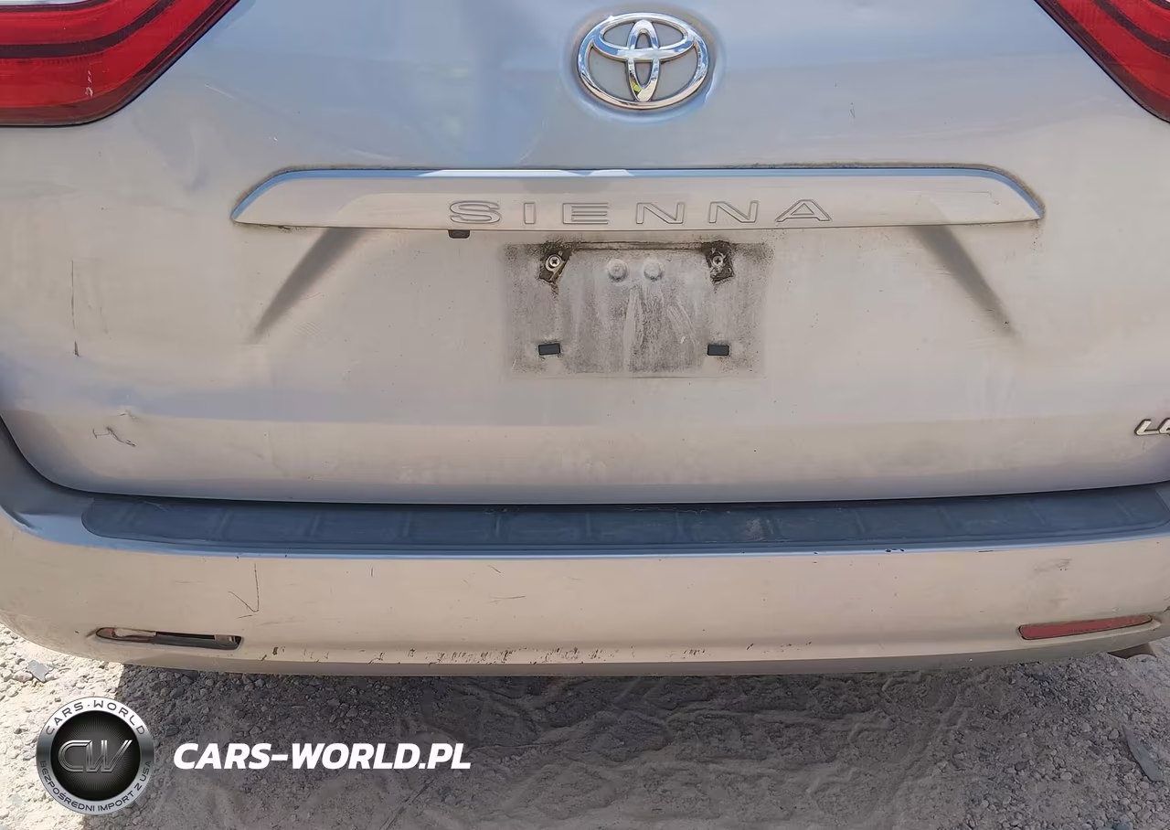 2018 Toyota Sienna Le 8 Passenger VIN:5TDKZ3DC0JS922139 - 20