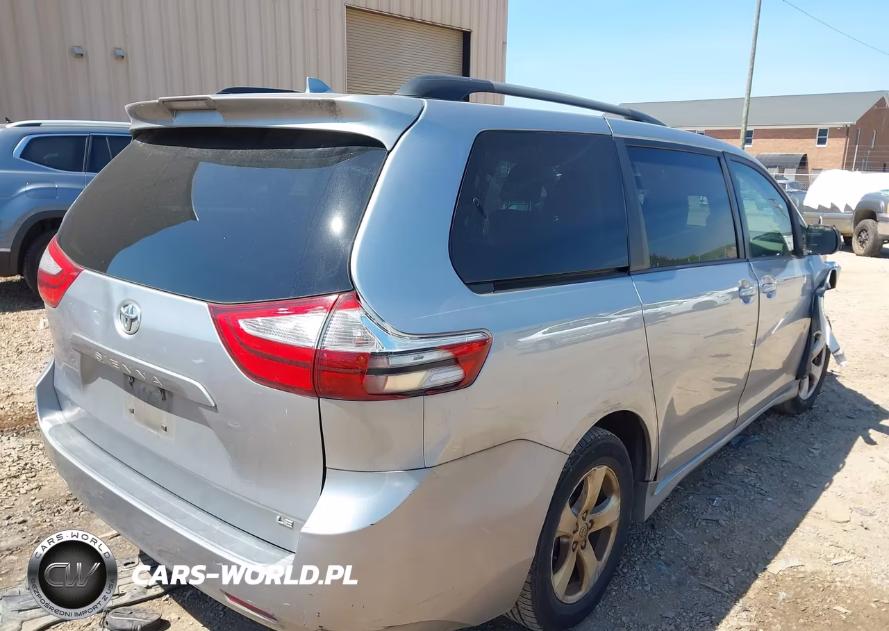 2018 Toyota Sienna Le 8 Passenger VIN:5TDKZ3DC0JS922139 - 4