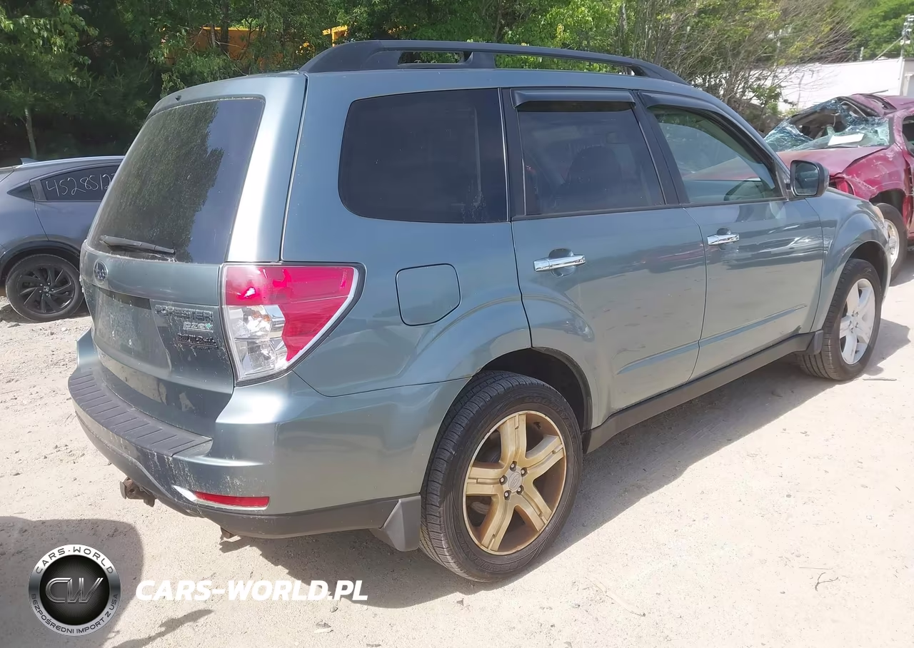 2010 Subaru Forester 2.5X Premium VIN:JF2SH6CC5AH732980 - 4