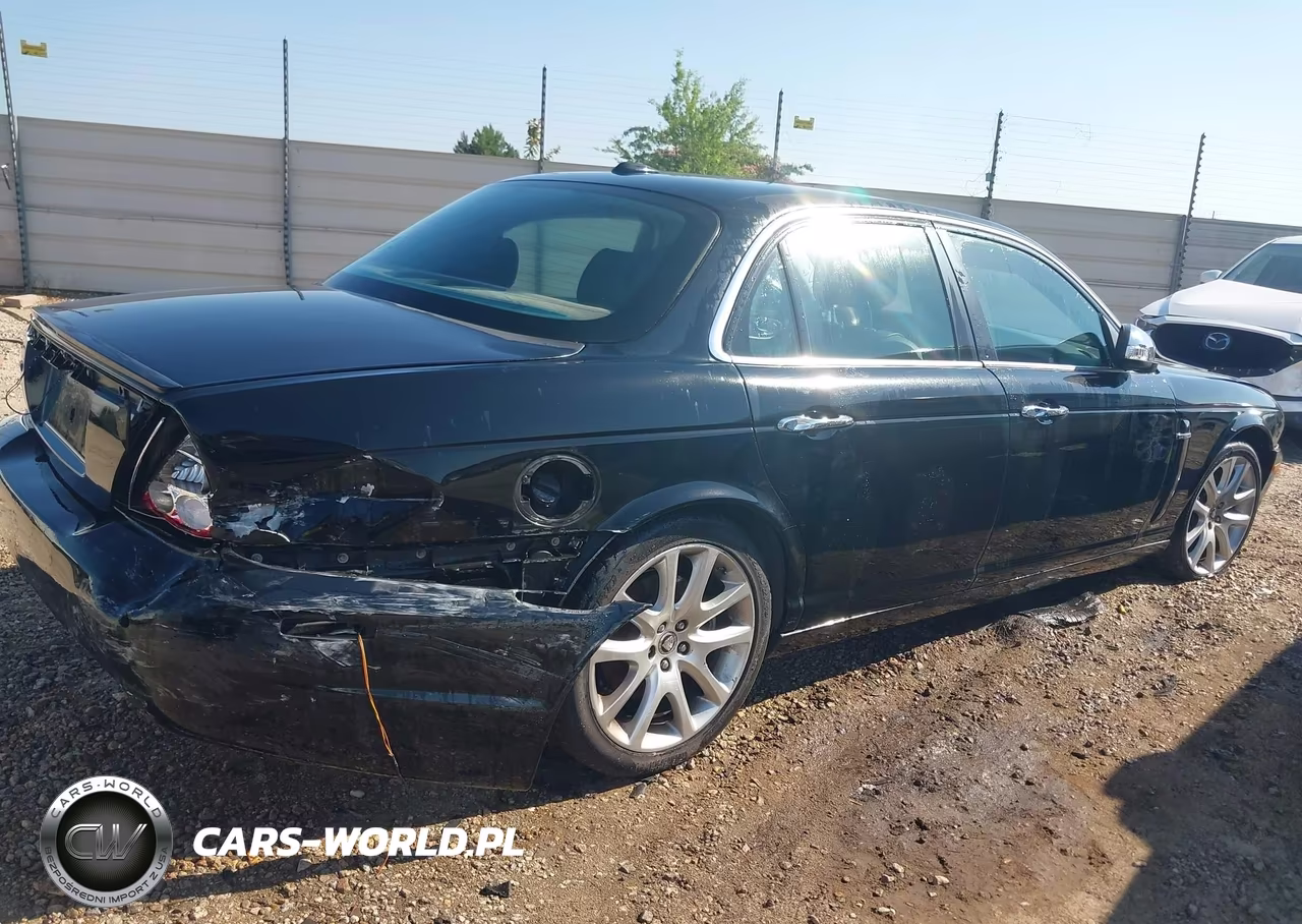 2009 Jaguar Xj Xj8 VIN:SAJWA71B79SH31529 - 4