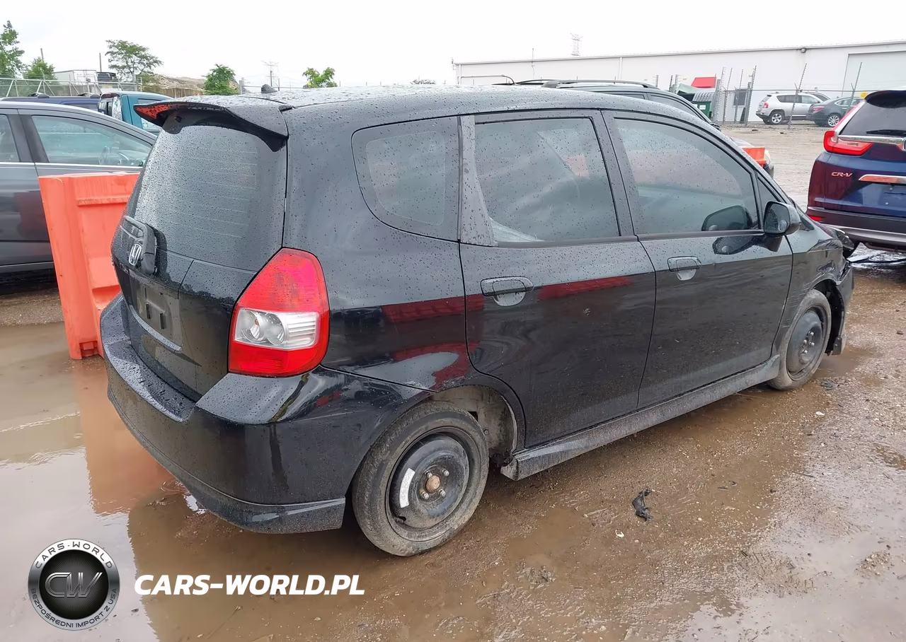 2008 Honda Fit Sport VIN:JHMGD386X8S013950 - 4