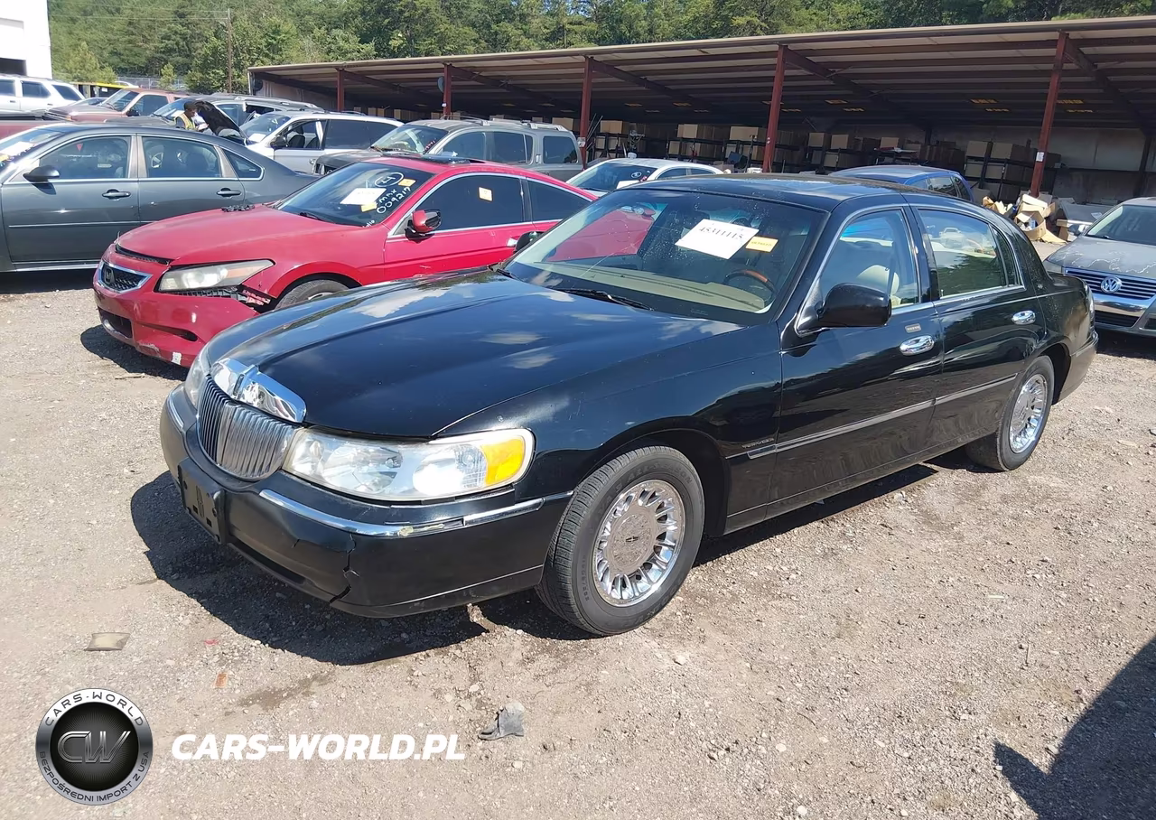 2000 Lincoln Town Car Cartier VIN:1LNHM83W1YY928513 - 2