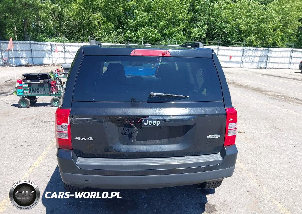 2016 Jeep Patriot Latitude VIN:1C4NJRFB5GD638022 - 16