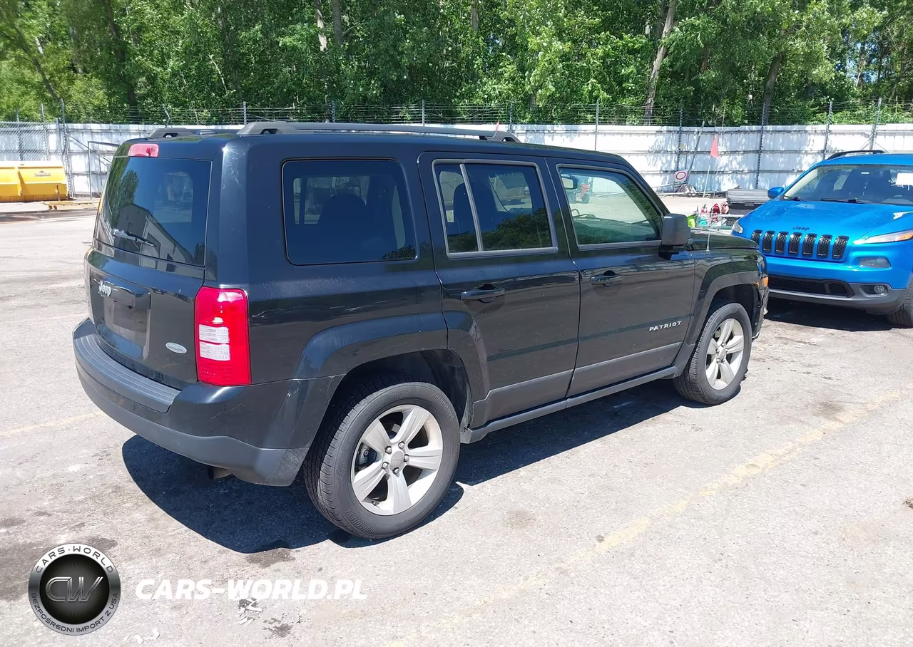 2016 Jeep Patriot Latitude VIN:1C4NJRFB5GD638022 - 4