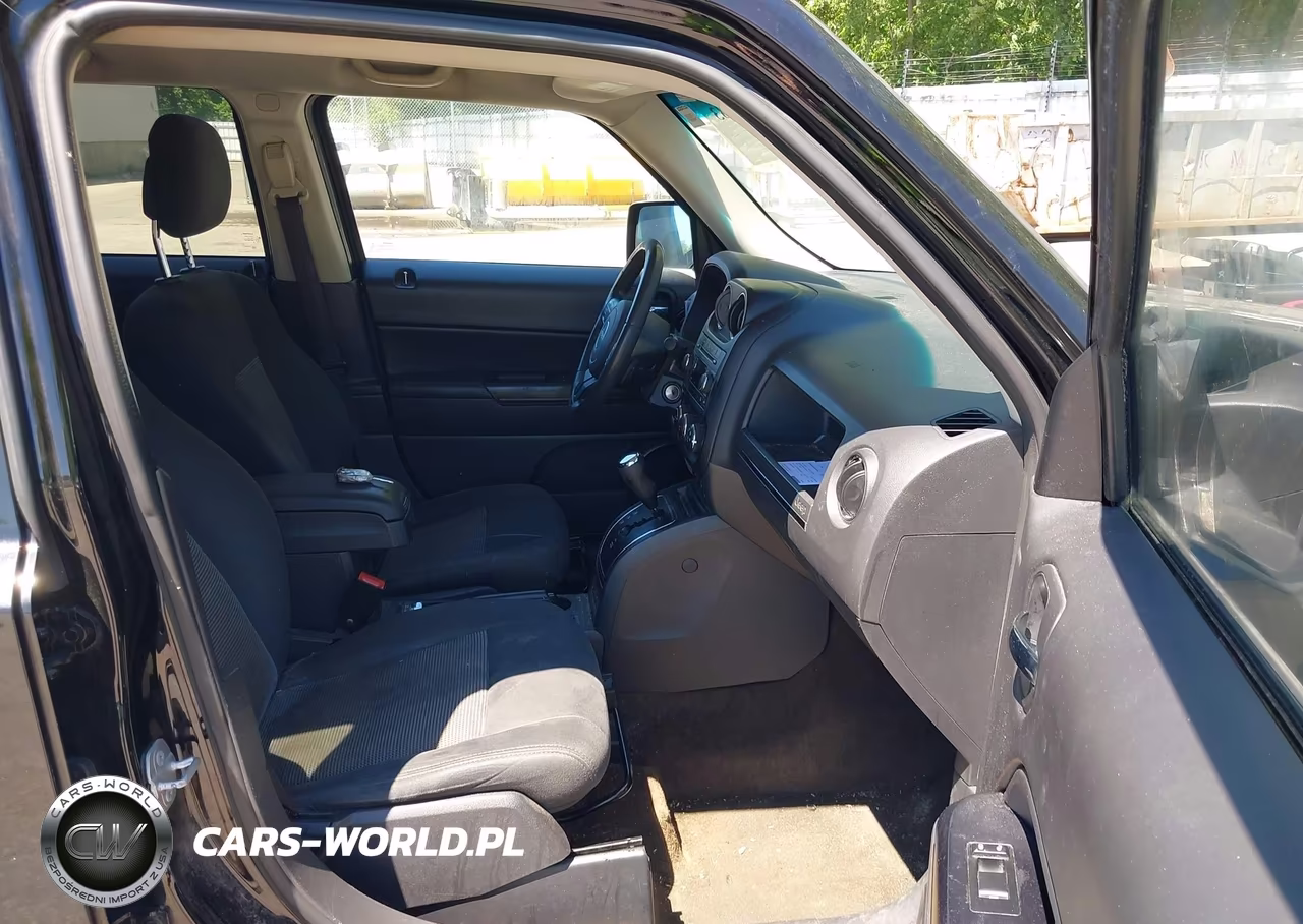 2016 Jeep Patriot Latitude VIN:1C4NJRFB5GD638022 - 5