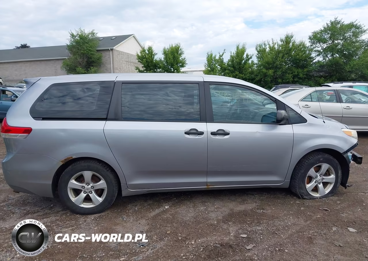 2011 Toyota Sienna VIN:5TDKA3DC4BS001938 - 13