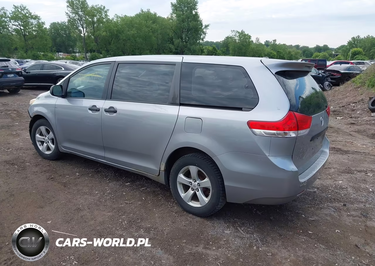 2011 Toyota Sienna VIN:5TDKA3DC4BS001938 - 3