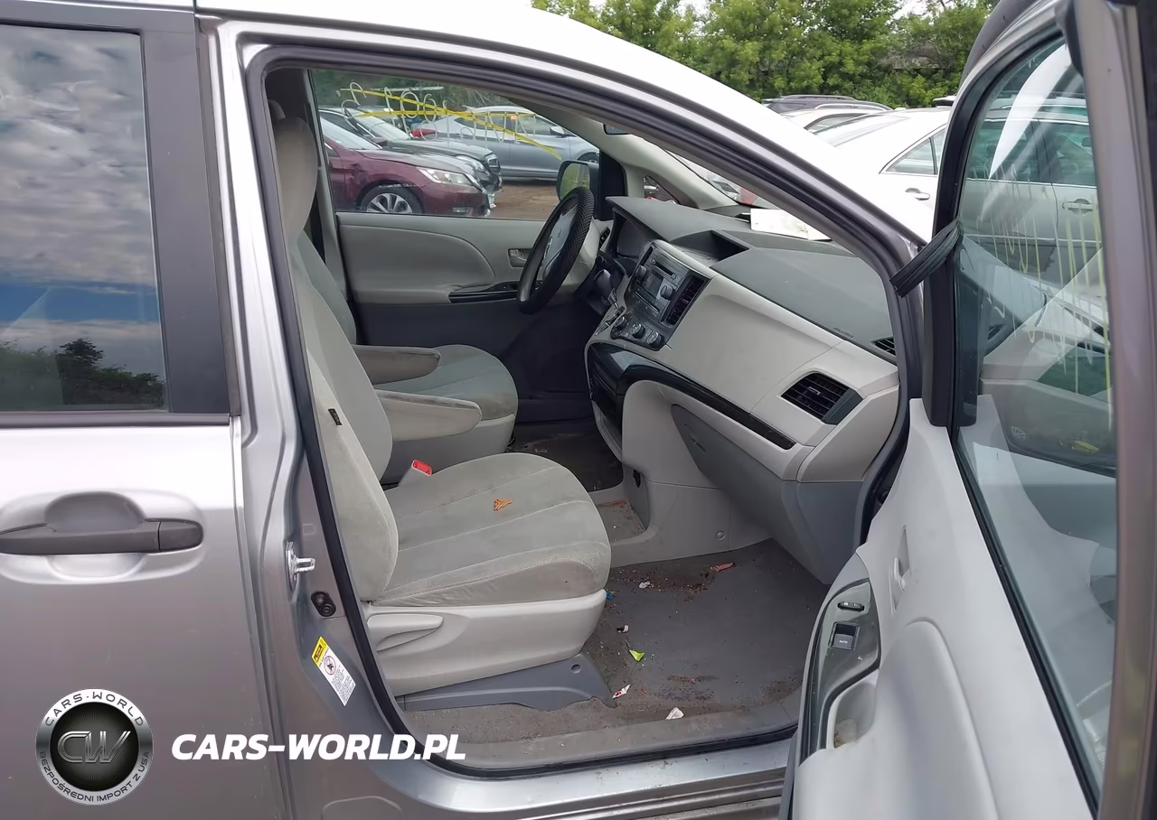 2011 Toyota Sienna VIN:5TDKA3DC4BS001938 - 5