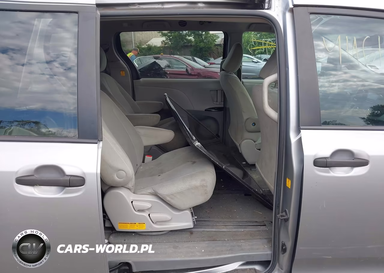 2011 Toyota Sienna VIN:5TDKA3DC4BS001938 - 8