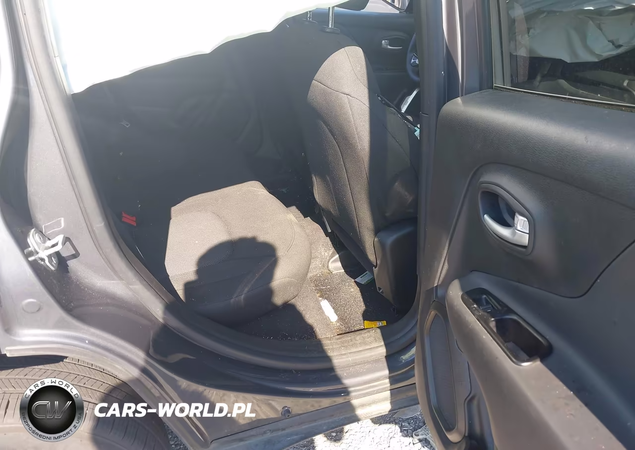 2023 Jeep Renegade Latitude 4X4 VIN:ZACNJDB17PPP63523 - 8