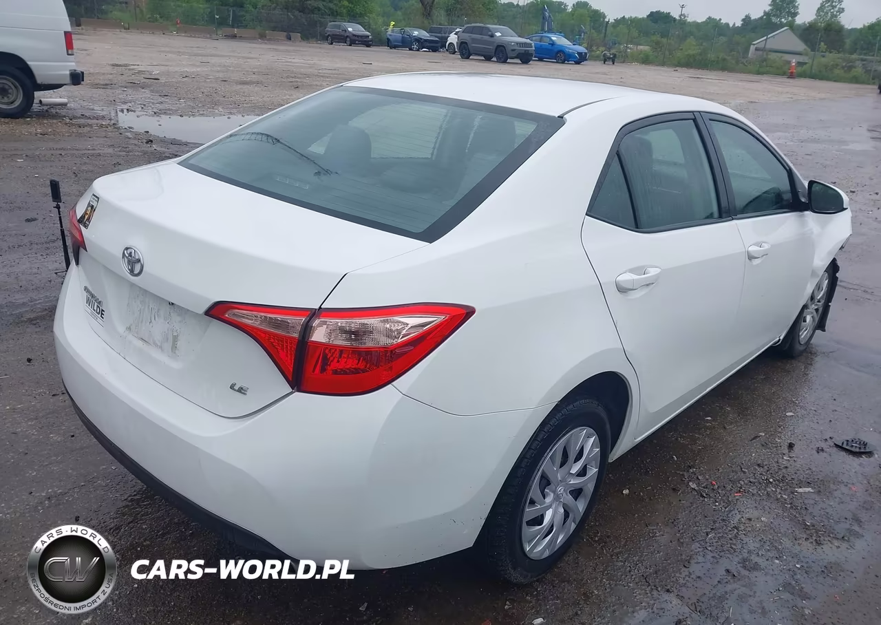 2019 Toyota Corolla Le VIN:2T1BURHE9KC210445 - 4