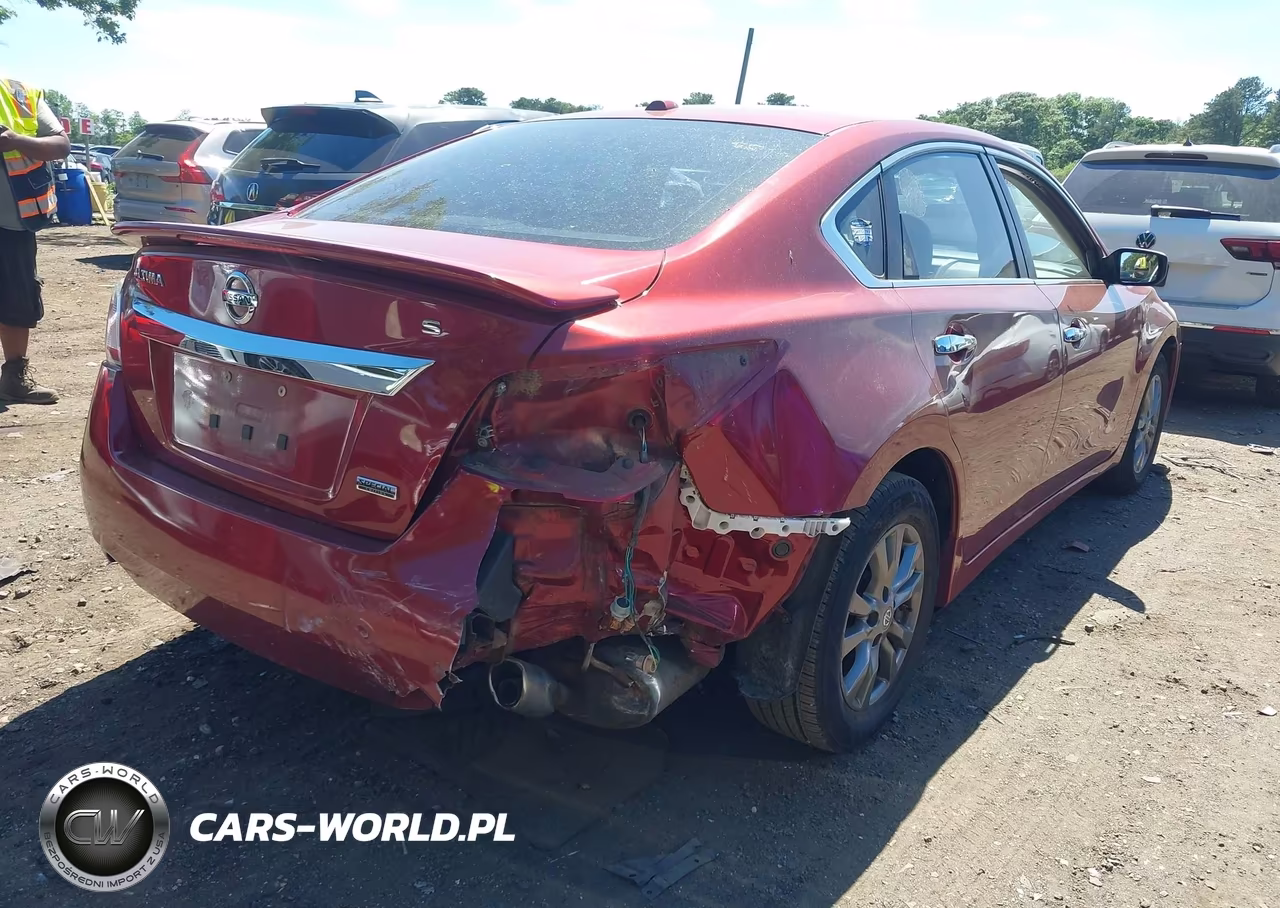 2015 Nissan Altima 2.5 S VIN:1N4AL3AP3FN900949 - 4