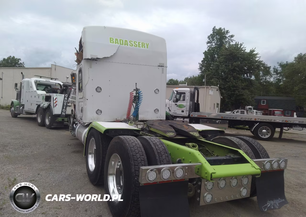 2010 Kenworth Construction W900 VIN:1XKWD49X8AJ944926 - 4