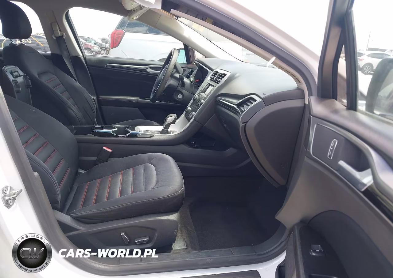 2015 Ford Fusion Se VIN:1FA6P0HDXF5114022 - 5