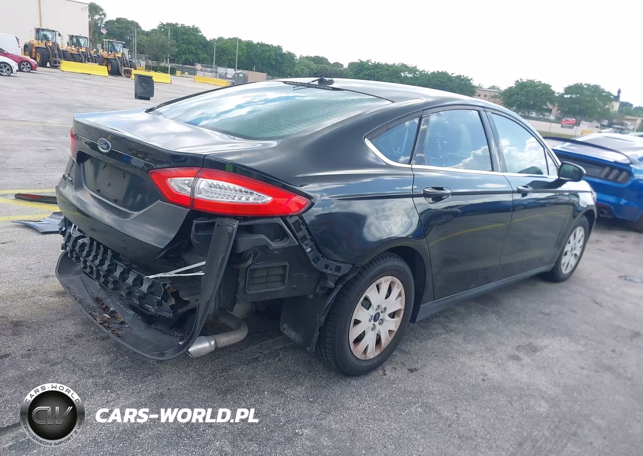 2013 Ford Fusion S VIN:3FA6P0G75DR380375 - 4