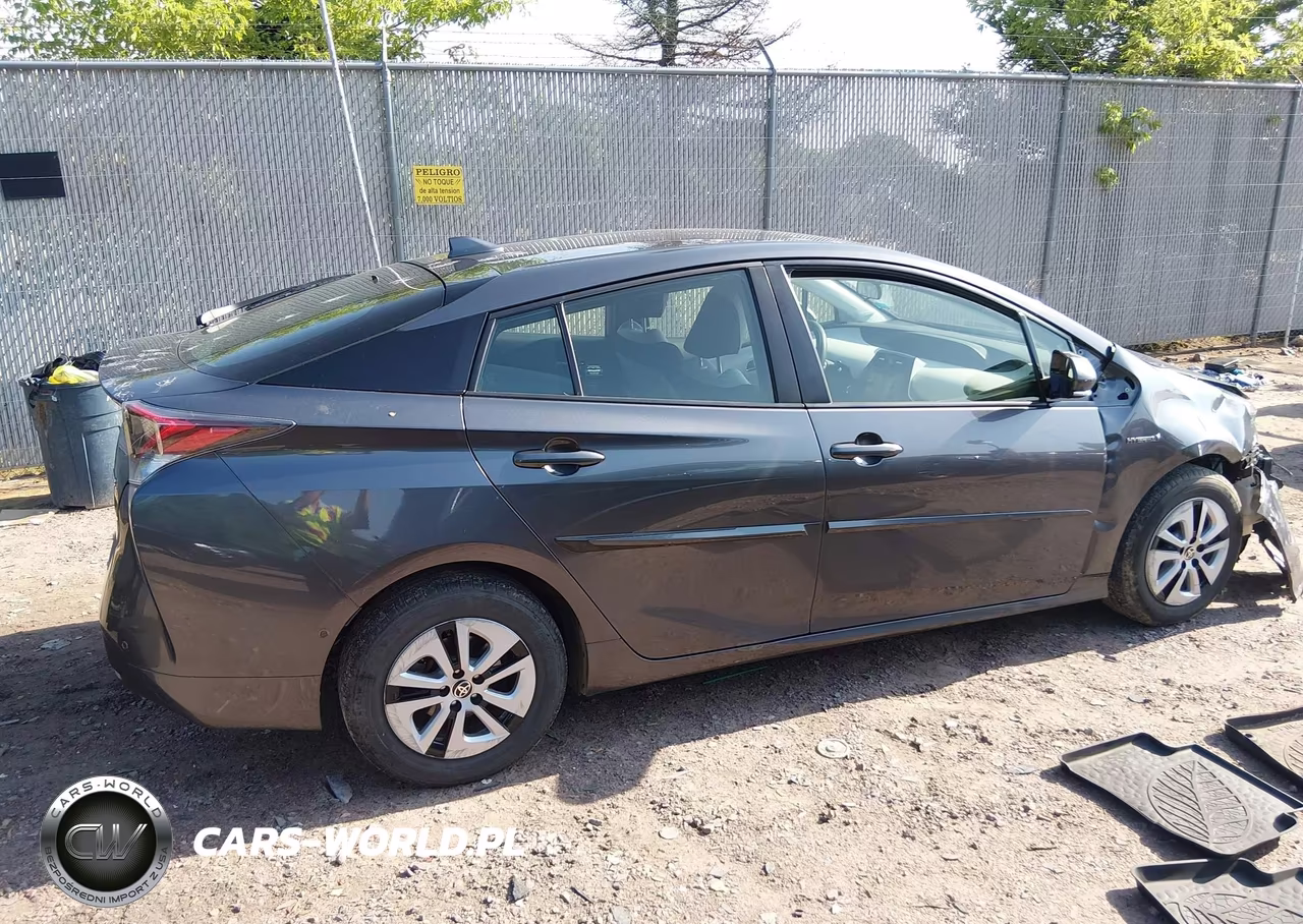 2018 Toyota Prius Three VIN:JTDKARFU3J3057975 - 14