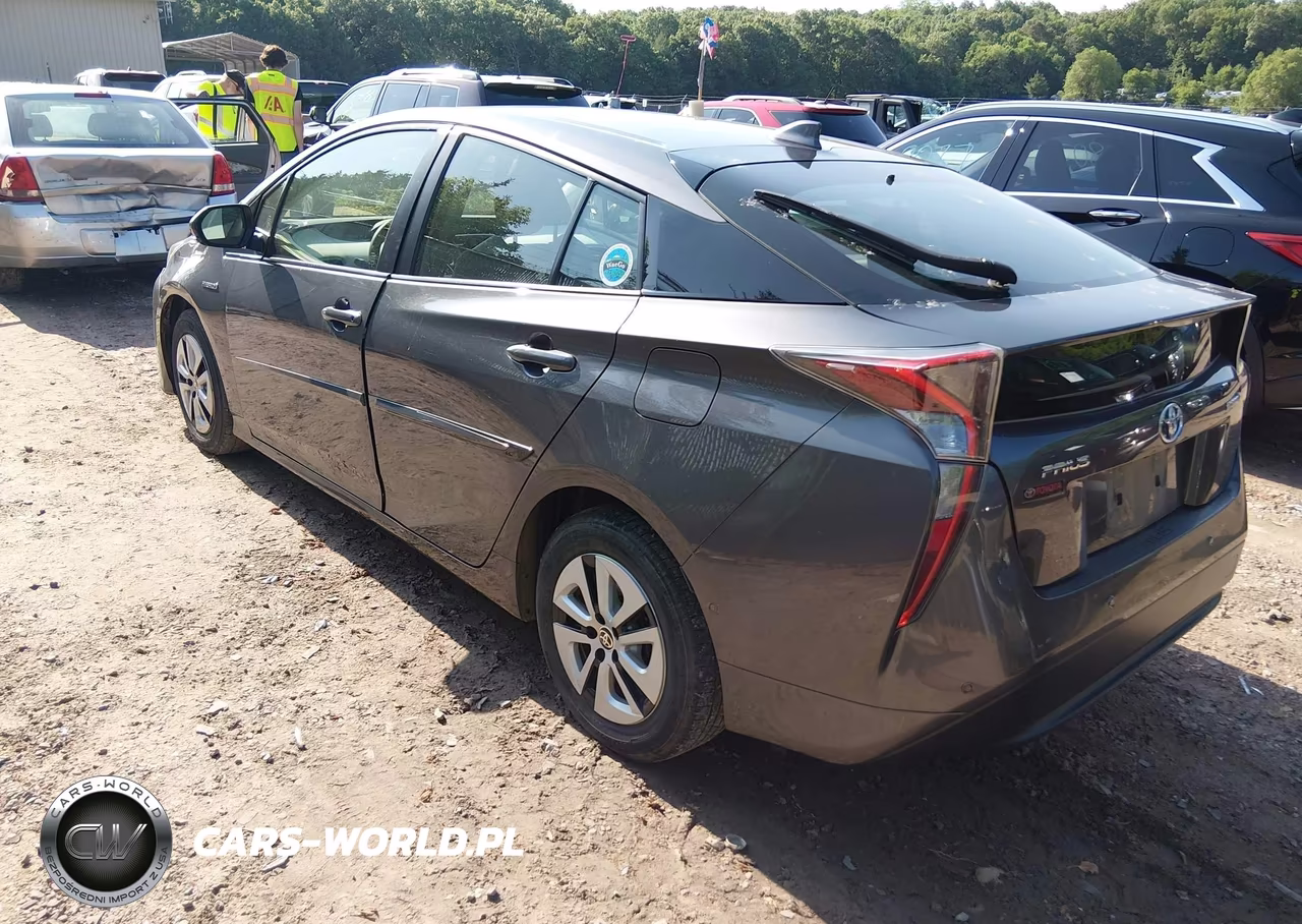 2018 Toyota Prius Three VIN:JTDKARFU3J3057975 - 3