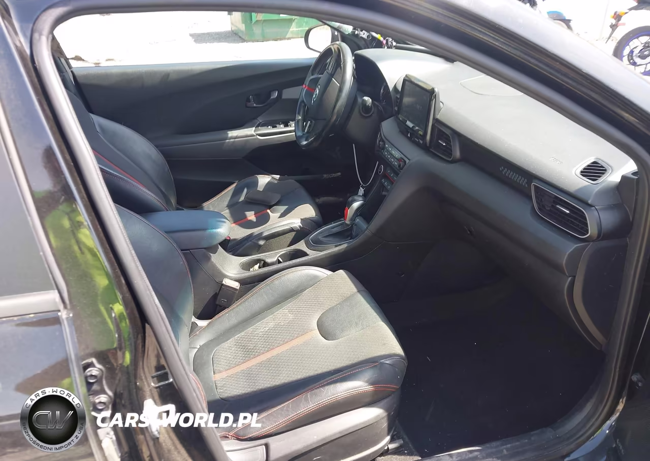 2019 Hyundai Veloster Turbo VIN:KMHTH6AB5KU013875 - 5