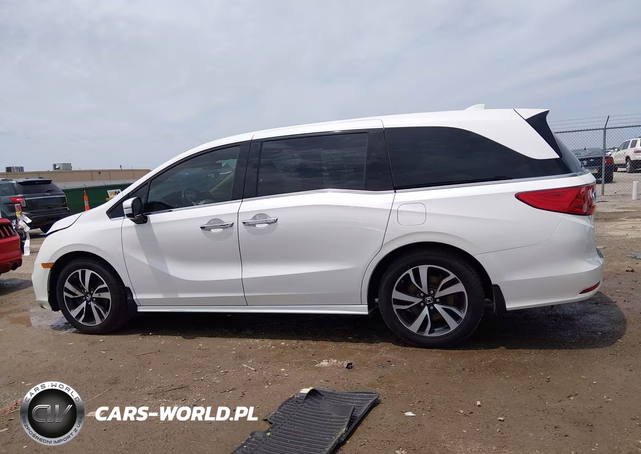 2018 Honda Odyssey Elite VIN:5FNRL6H94JB038290 - 14