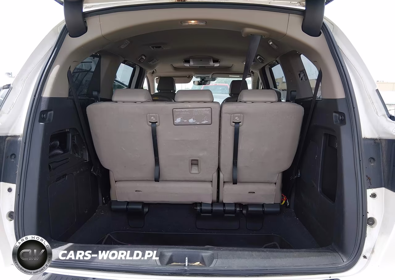 2018 Honda Odyssey Elite VIN:5FNRL6H94JB038290 - 16