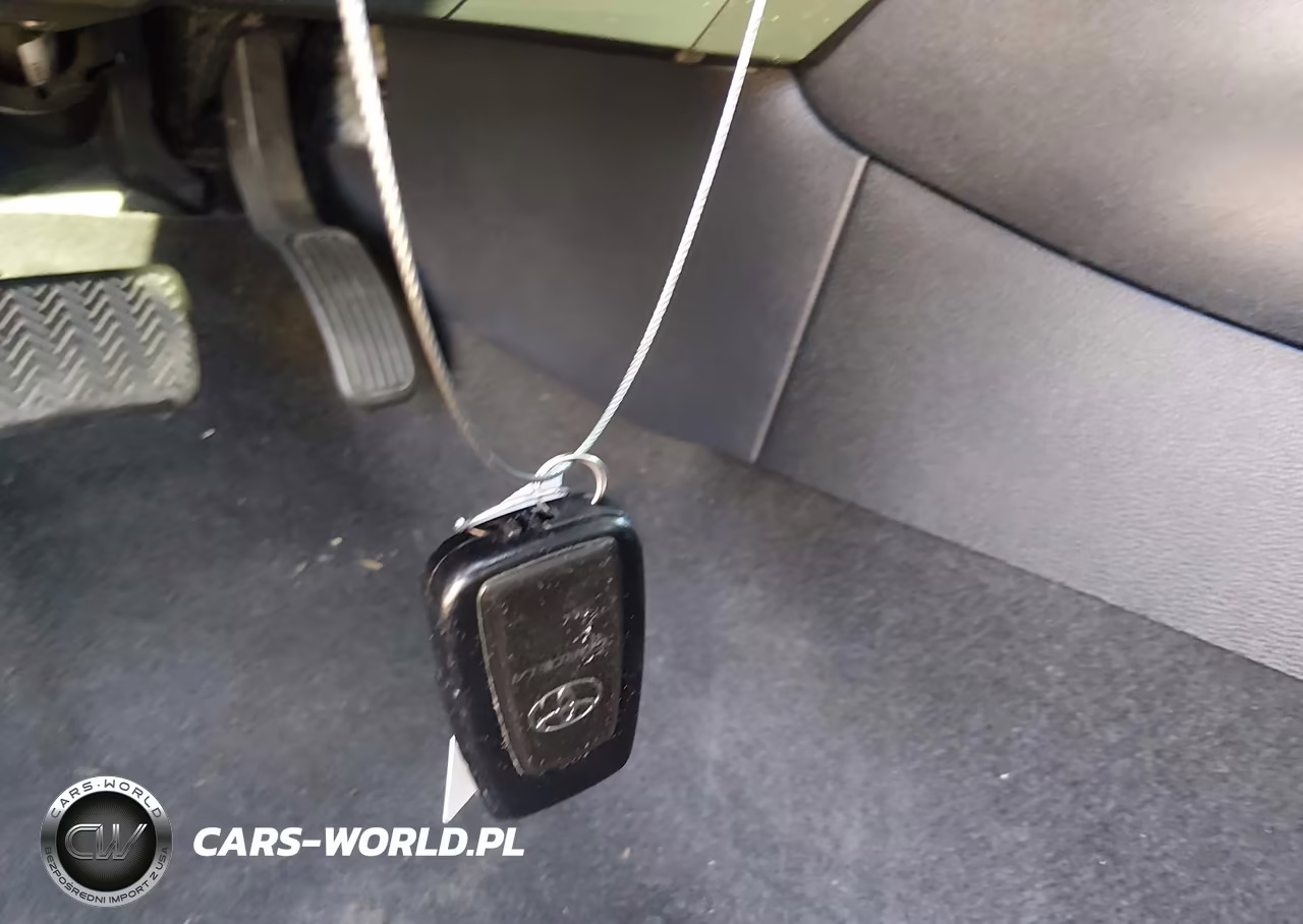 2020 Toyota Corolla Le VIN:5YFHPRAEXLP021896 - 11