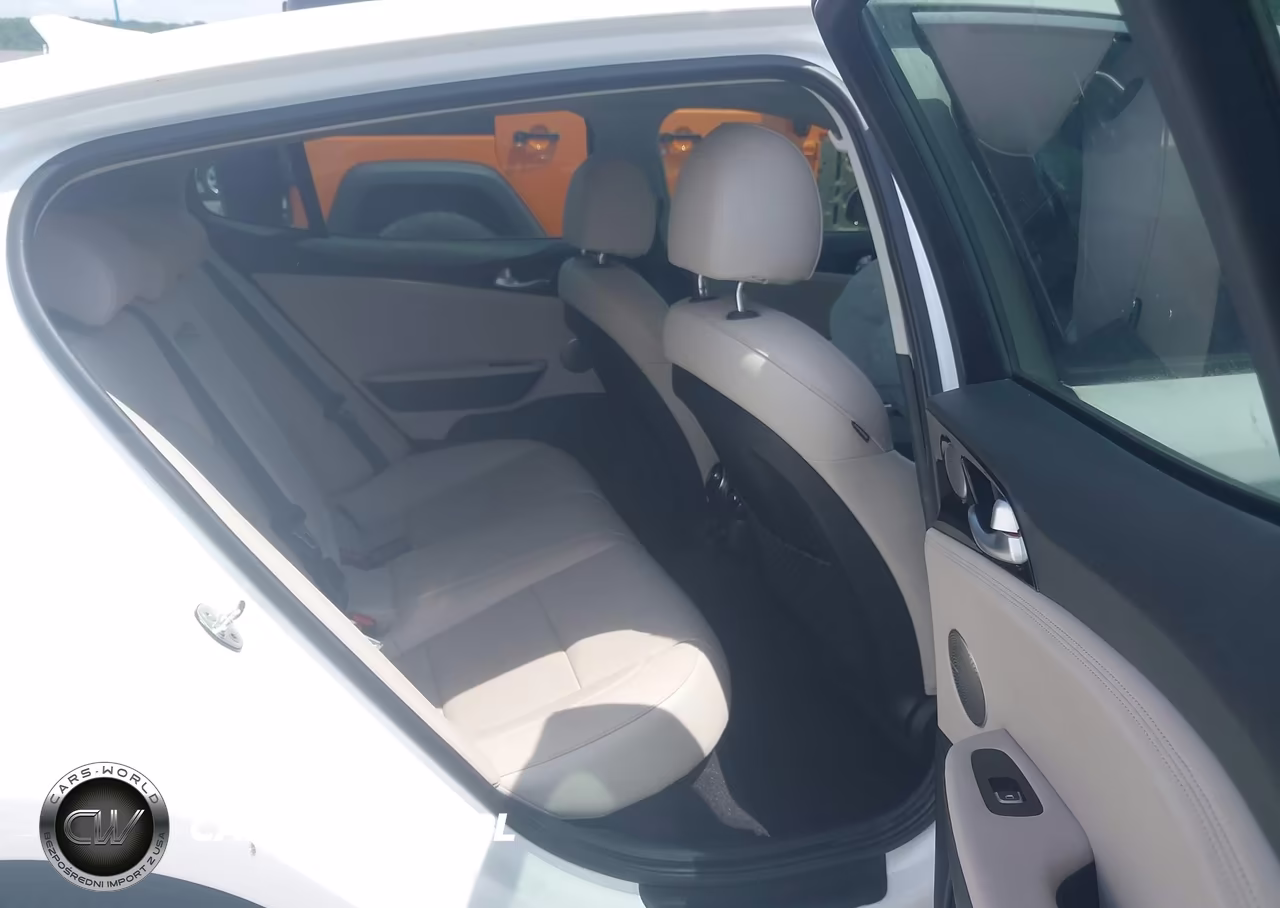 2019 Kia Stinger Premium VIN:KNAE25LA2K6052194 - 8