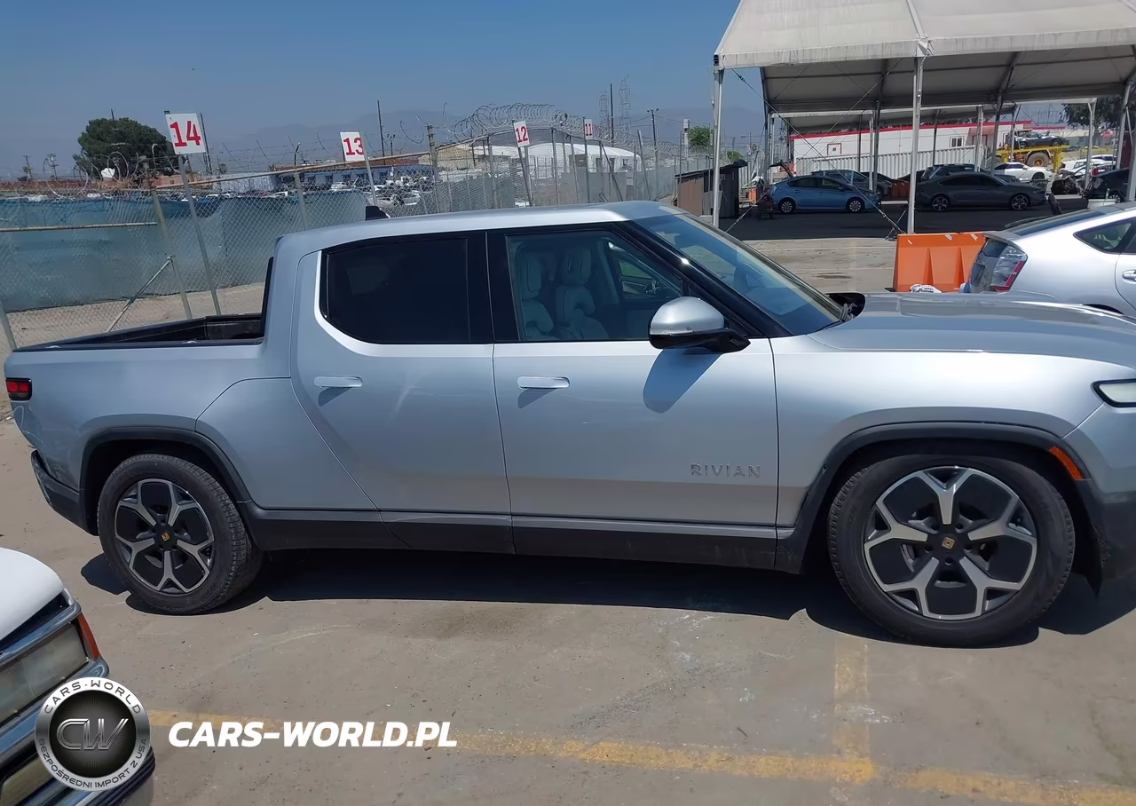 2024 Rivian R1T Adventure Dual Motor Large Pack-Adventure Dual Motor Perf Large Pack VIN:7FCTGBAA7RN030439 - 13